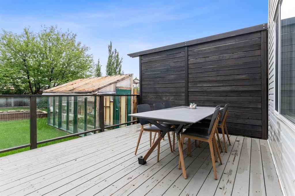 MLS® A2247391 - 132 Citadel Meadow Bay NW in Citadel Calgary, Residential