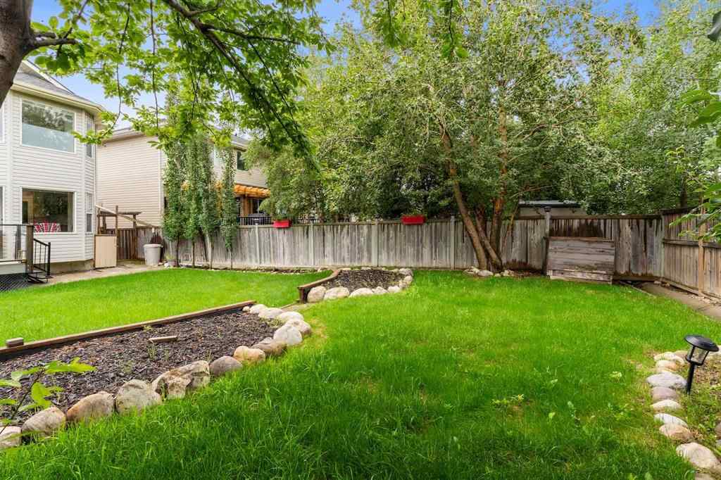 MLS® A2247391 - 132 Citadel Meadow Bay NW in Citadel Calgary, Residential