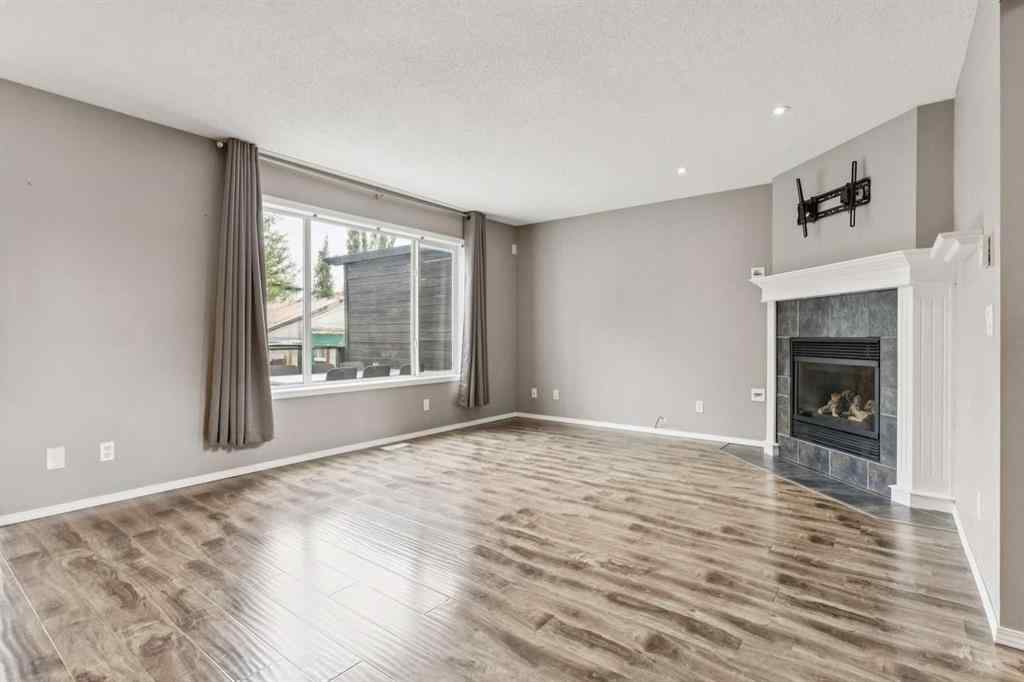 MLS® A2247391 - 132 Citadel Meadow Bay NW in Citadel Calgary, Residential