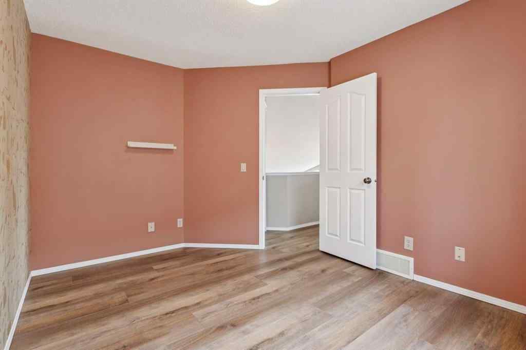 MLS® A2247391 - 132 Citadel Meadow Bay NW in Citadel Calgary, Residential