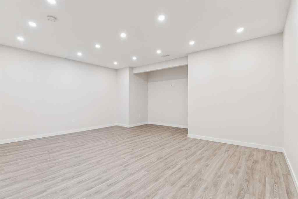 MLS® A2247391 - 132 Citadel Meadow Bay NW in Citadel Calgary, Residential
