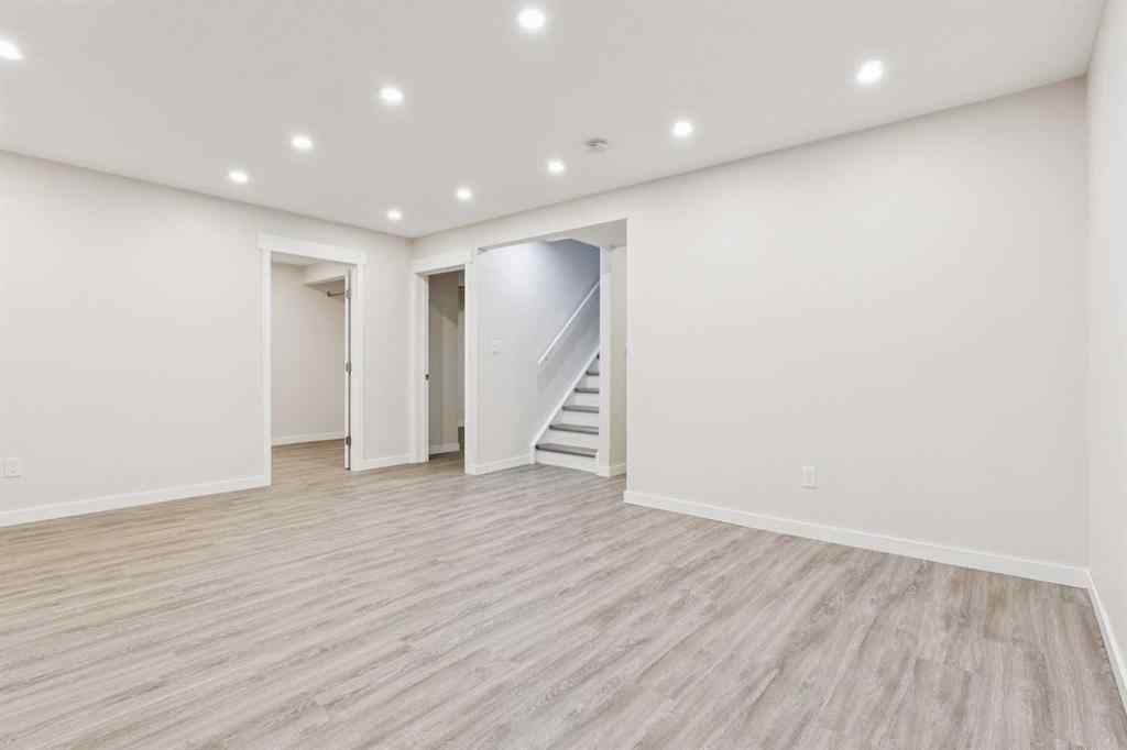 MLS® A2247391 - 132 Citadel Meadow Bay NW in Citadel Calgary, Residential