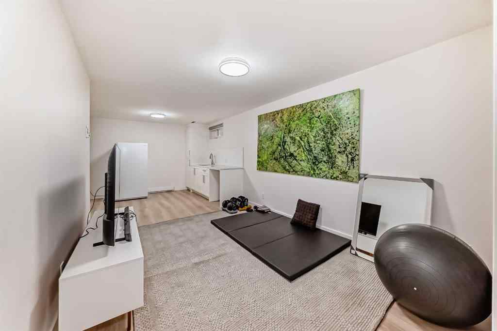 MLS® A2247396 - 329 37 Street SW in Spruce Cliff Calgary, Residential