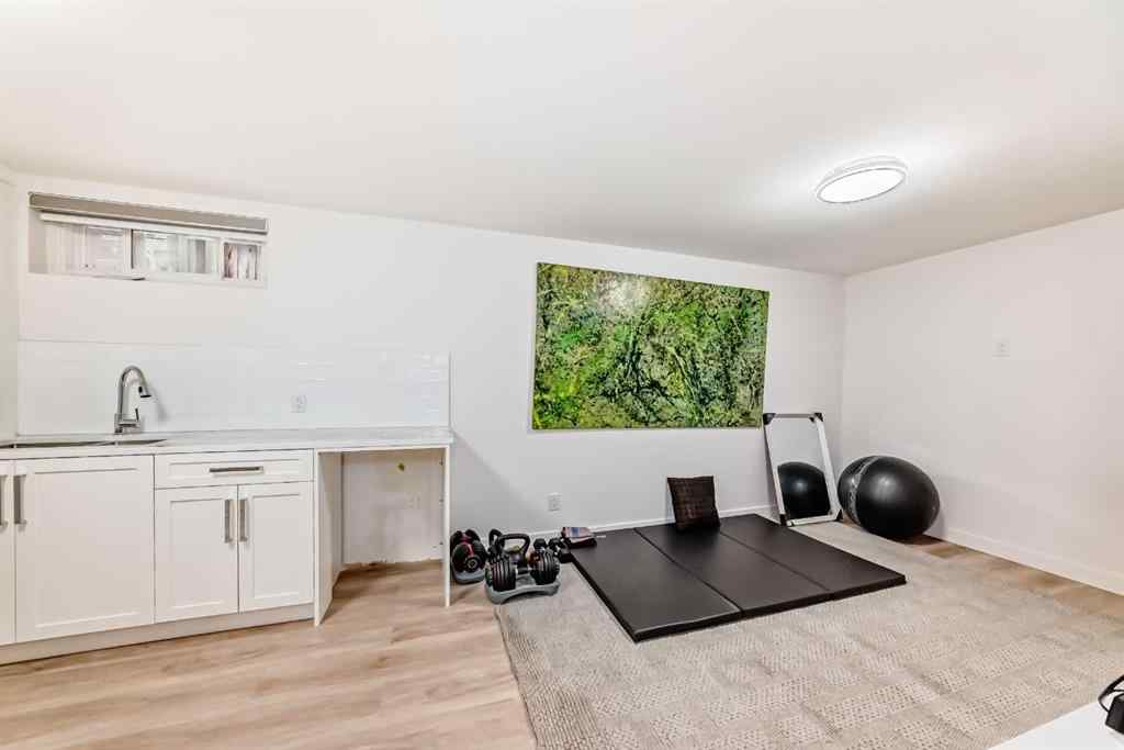 MLS® A2247396 - 329 37 Street SW in Spruce Cliff Calgary, Residential