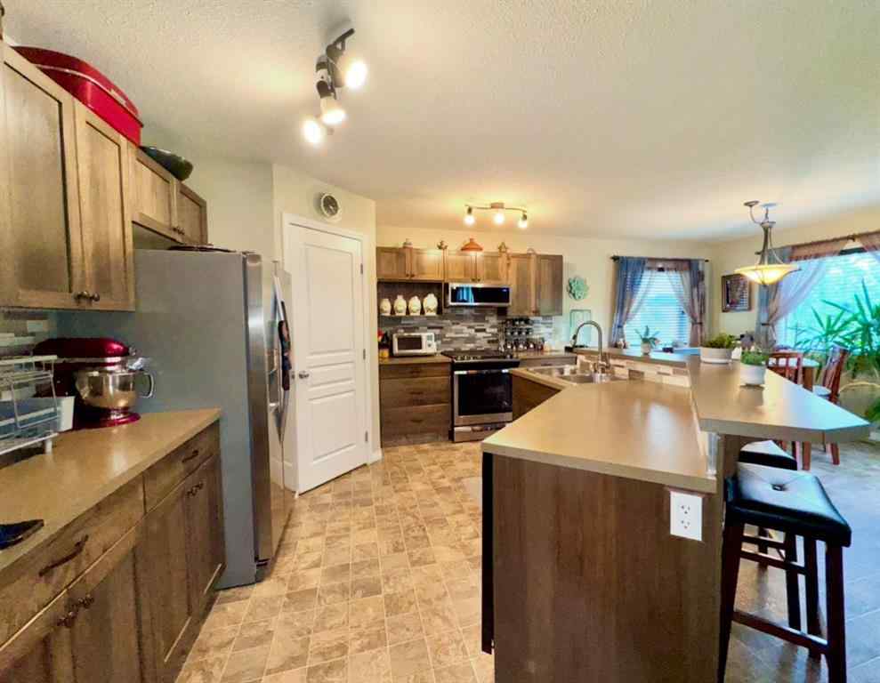MLS® A2247412 - 160 Rainbow Falls Grove  in Rainbow Falls Chestermere, Residential