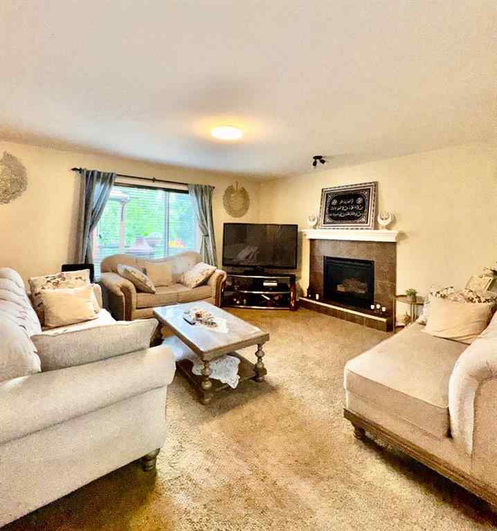 MLS® A2247412 - 160 Rainbow Falls Grove  in Rainbow Falls Chestermere, Residential
