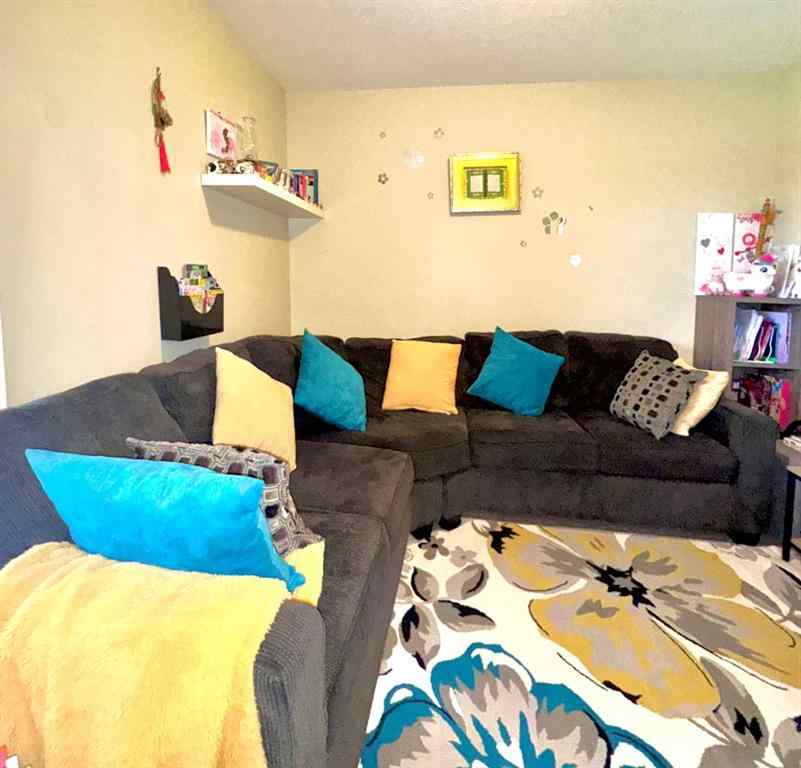 MLS® A2247412 - 160 Rainbow Falls Grove  in Rainbow Falls Chestermere, Residential