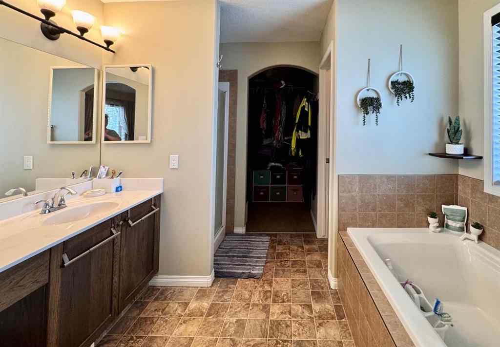 MLS® A2247412 - 160 Rainbow Falls Grove  in Rainbow Falls Chestermere, Residential