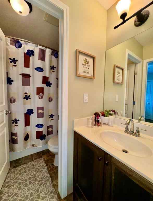 MLS® A2247412 - 160 Rainbow Falls Grove  in Rainbow Falls Chestermere, Residential