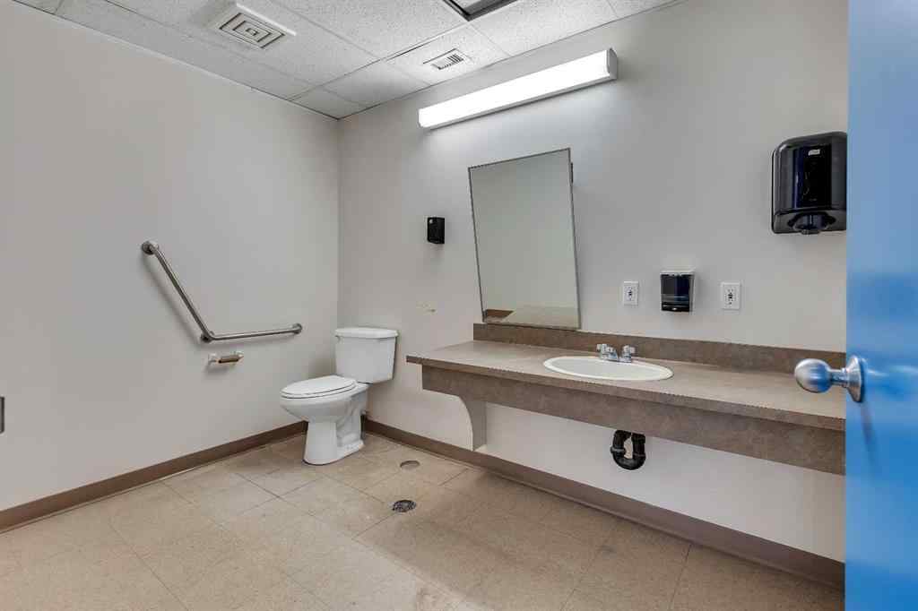 MLS® A2247436 - Unit #Bay 1 1431 40 Avenue NE in McCall Calgary, Commercial