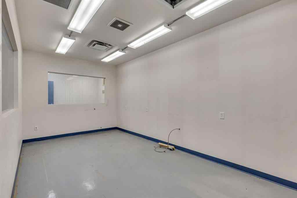 MLS® A2247436 - Unit #Bay 1 1431 40 Avenue NE in McCall Calgary, Commercial