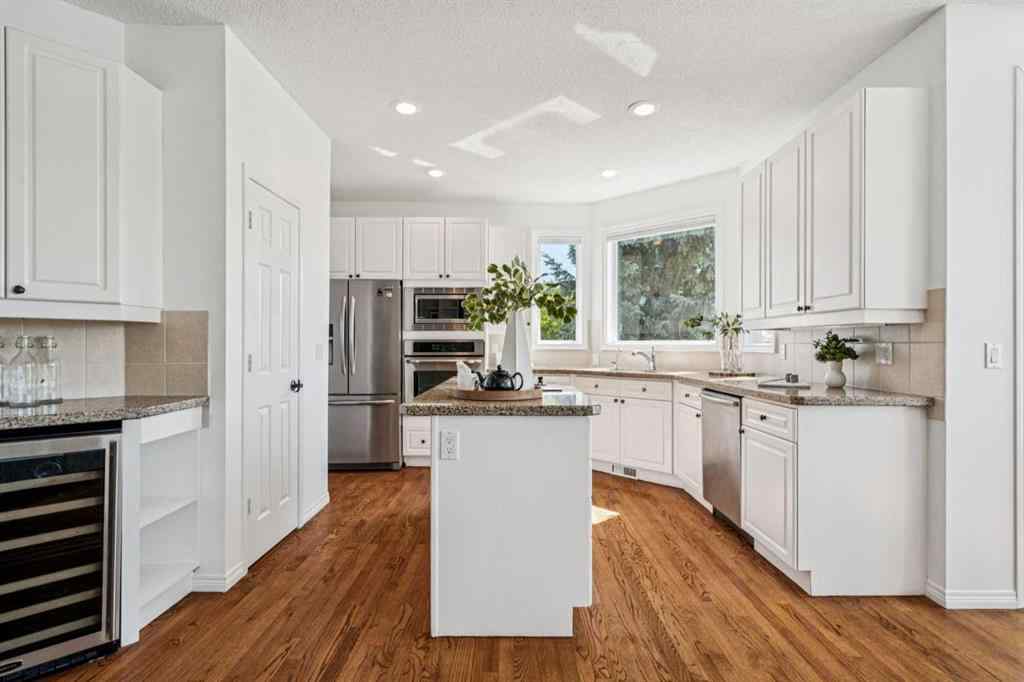 MLS® A2247438 - 107 Valley Ridge Green NW in Valley Ridge Calgary, Residential