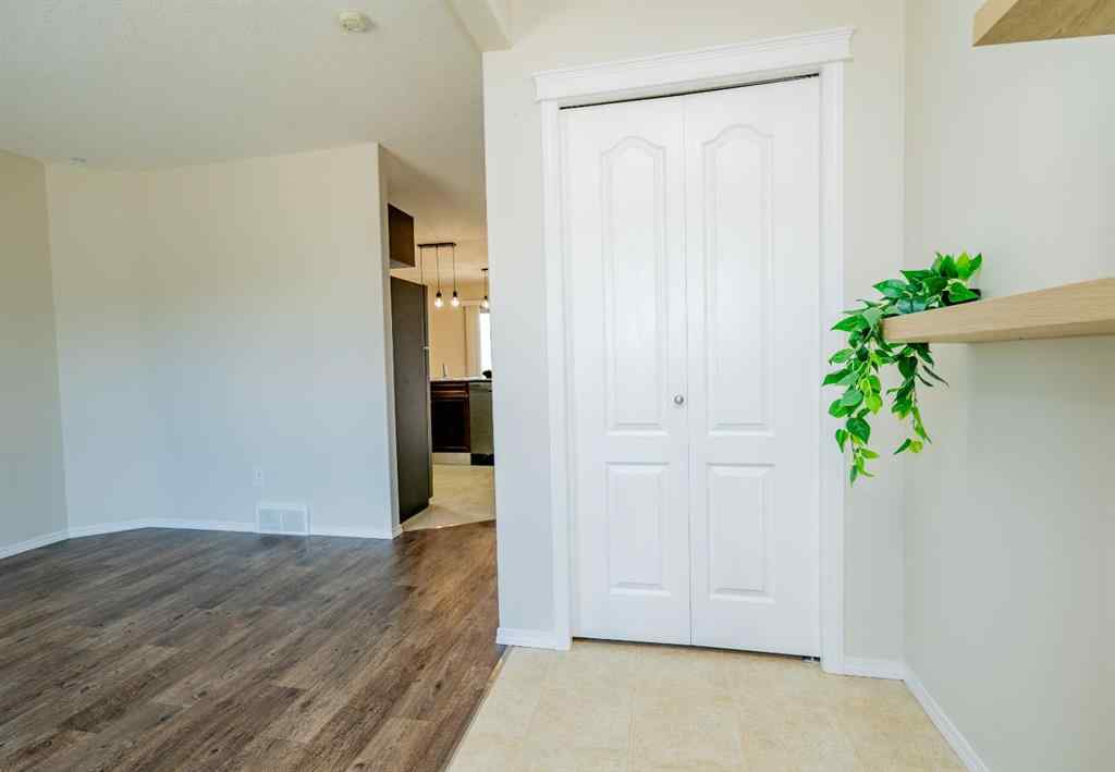 MLS® A2247452 - 12 Northlands Pointe   in Northeast Crescent Heights Medicine Hat, Residential