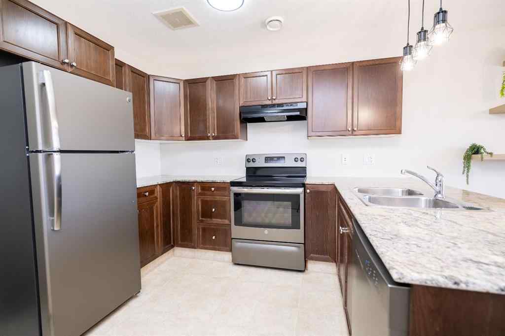 MLS® A2247452 - 12 Northlands Pointe   in Northeast Crescent Heights Medicine Hat, Residential