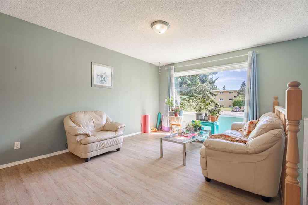 MLS® A2247457 - 3152 Blakiston Drive NW in Brentwood Calgary, Residential