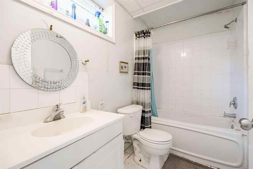 MLS® A2247457 - 3152 Blakiston Drive NW in Brentwood Calgary, Residential