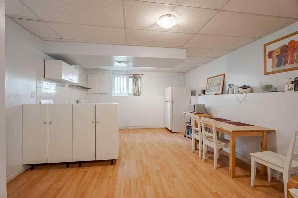 MLS® A2247457 - 3152 Blakiston Drive NW in Brentwood Calgary, Residential