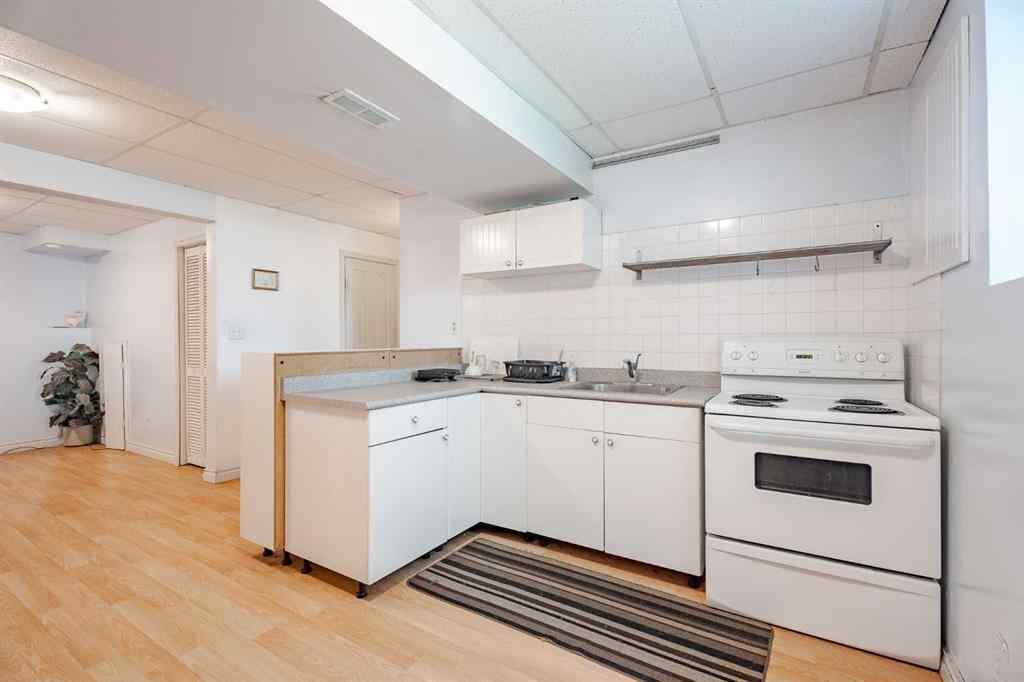 MLS® A2247457 - 3152 Blakiston Drive NW in Brentwood Calgary, Residential