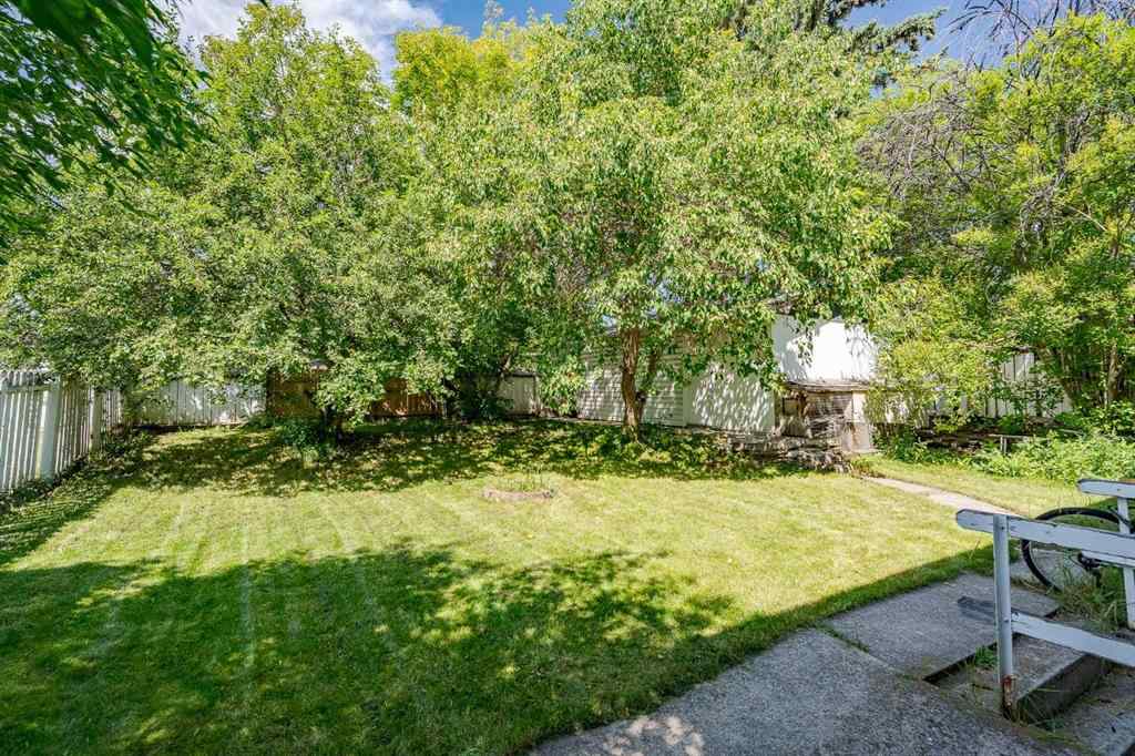 MLS® A2247457 - 3152 Blakiston Drive NW in Brentwood Calgary, Residential