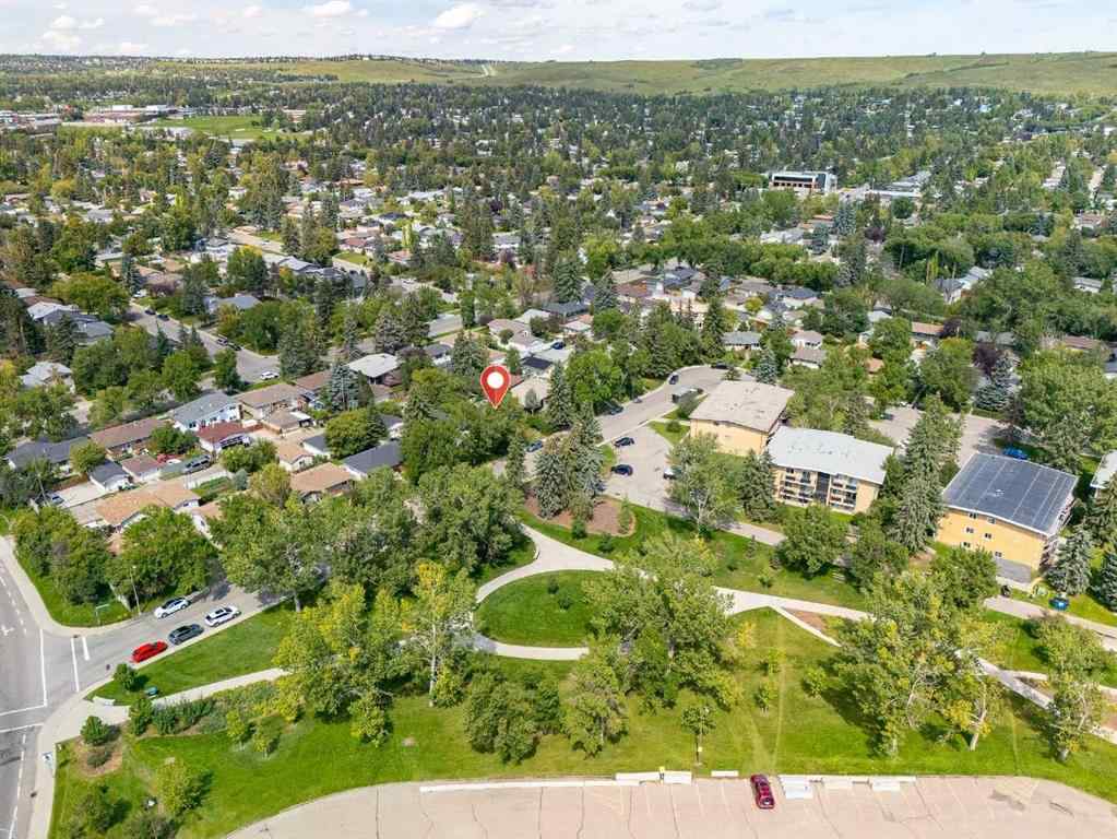 MLS® A2247457 - 3152 Blakiston Drive NW in Brentwood Calgary, Residential