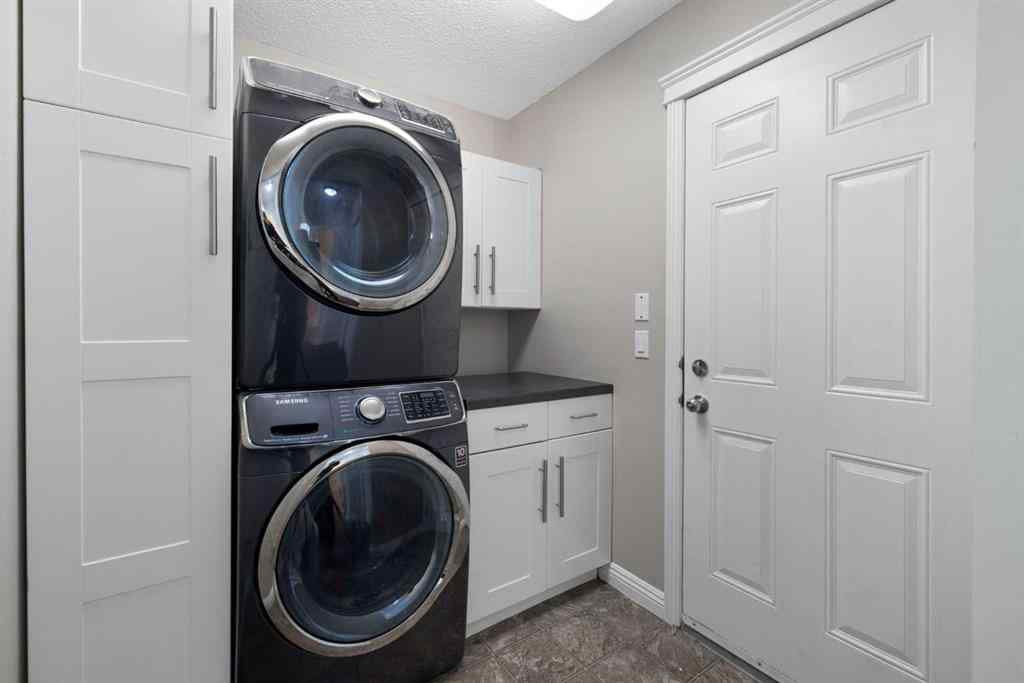 MLS® A2247491 - 29 Sunset Close  in Sunset Ridge Cochrane, Residential