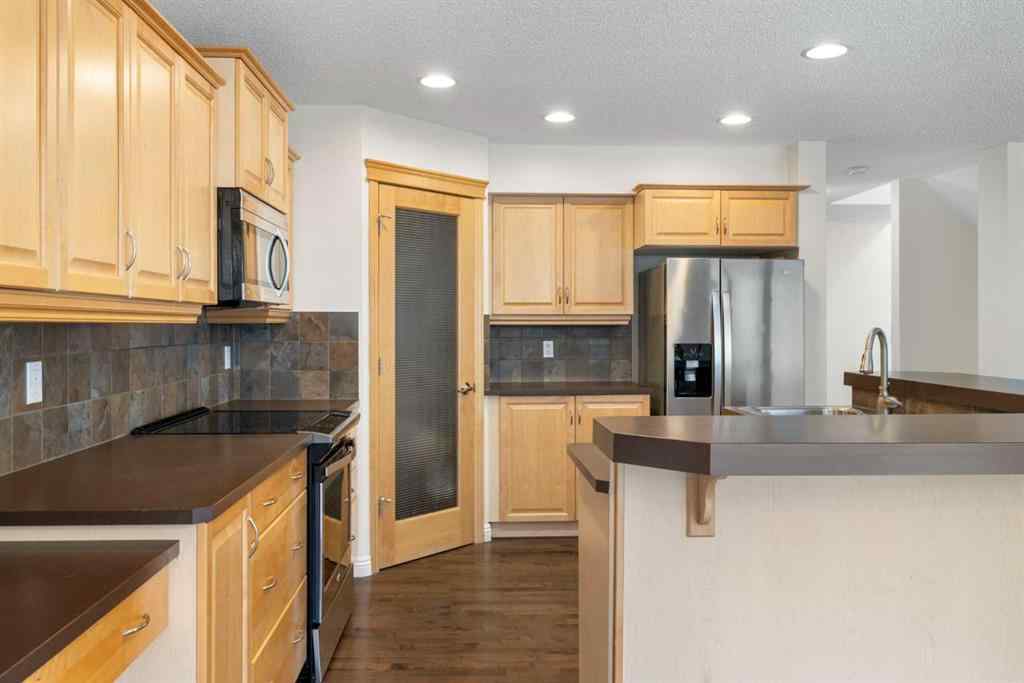 MLS® A2247491 - 29 Sunset Close  in Sunset Ridge Cochrane, Residential