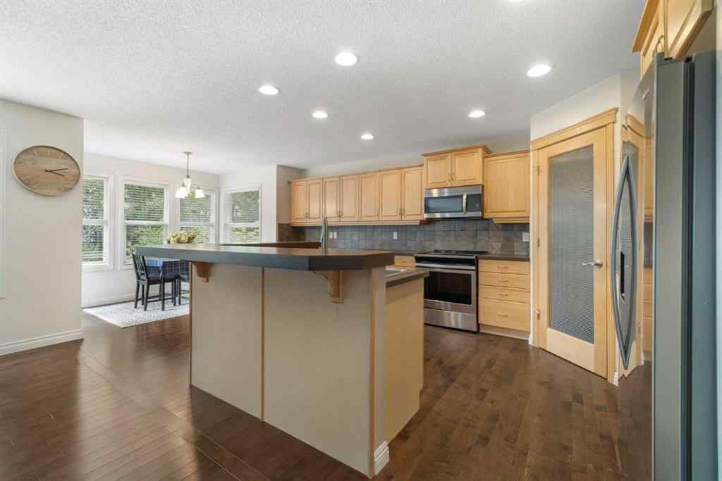 MLS® A2247491 - 29 Sunset Close  in Sunset Ridge Cochrane, Residential
