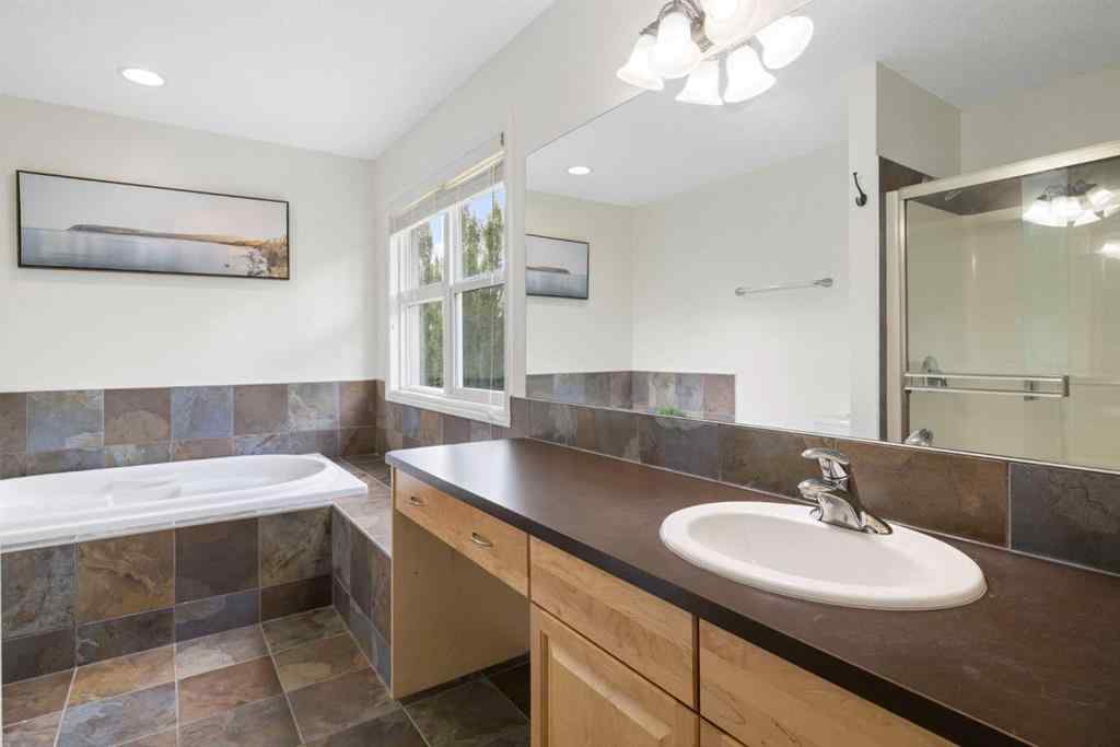 MLS® A2247491 - 29 Sunset Close  in Sunset Ridge Cochrane, Residential