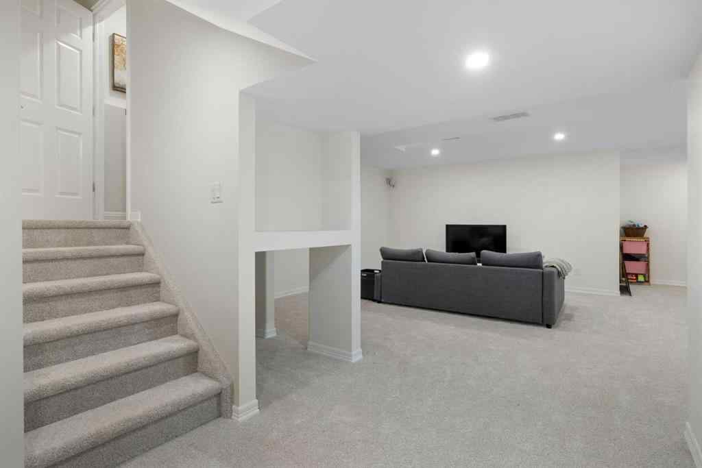 MLS® A2247491 - 29 Sunset Close  in Sunset Ridge Cochrane, Residential