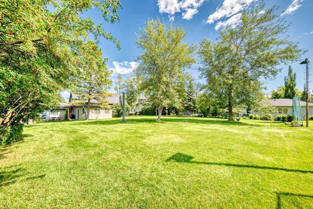 MLS® A2247493 - 6807 Bow Crescent NW in Bowness Calgary, Residential