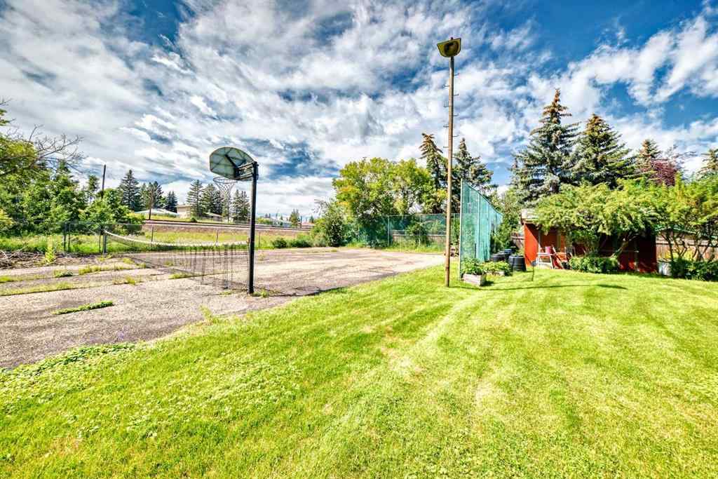 MLS® A2247493 - 6807 Bow Crescent NW in Bowness Calgary, Residential