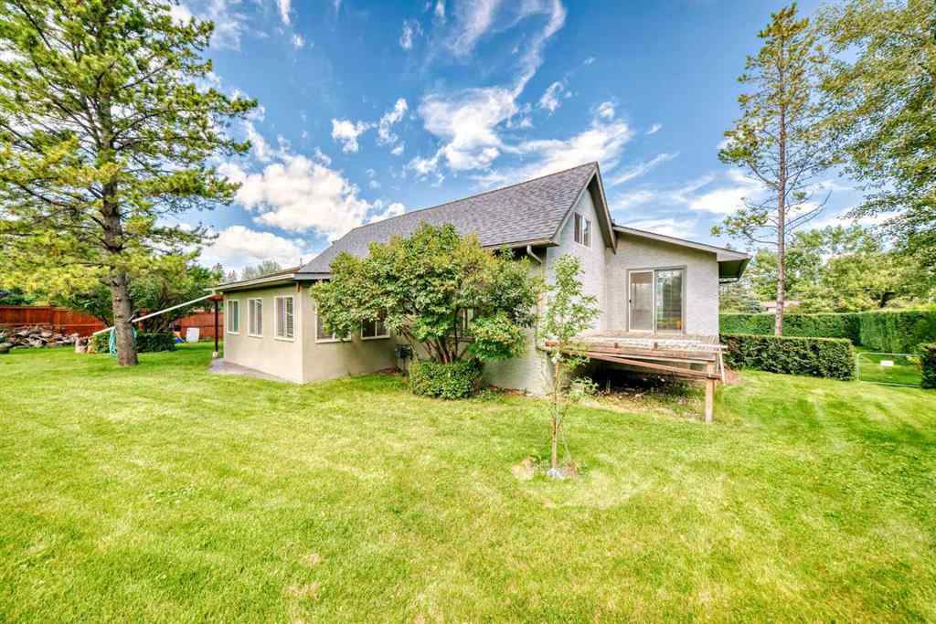 MLS® A2247493 - 6807 Bow Crescent NW in Bowness Calgary, Residential