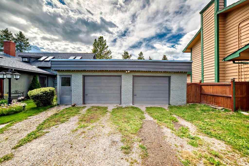 MLS® A2247493 - 6807 Bow Crescent NW in Bowness Calgary, Residential