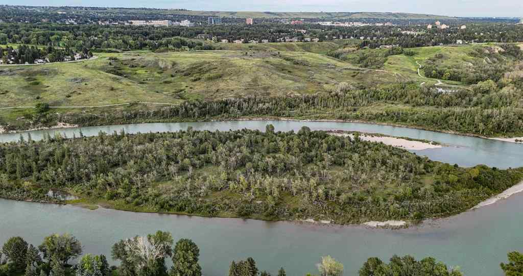MLS® A2247493 - 6807 Bow Crescent NW in Bowness Calgary, Residential