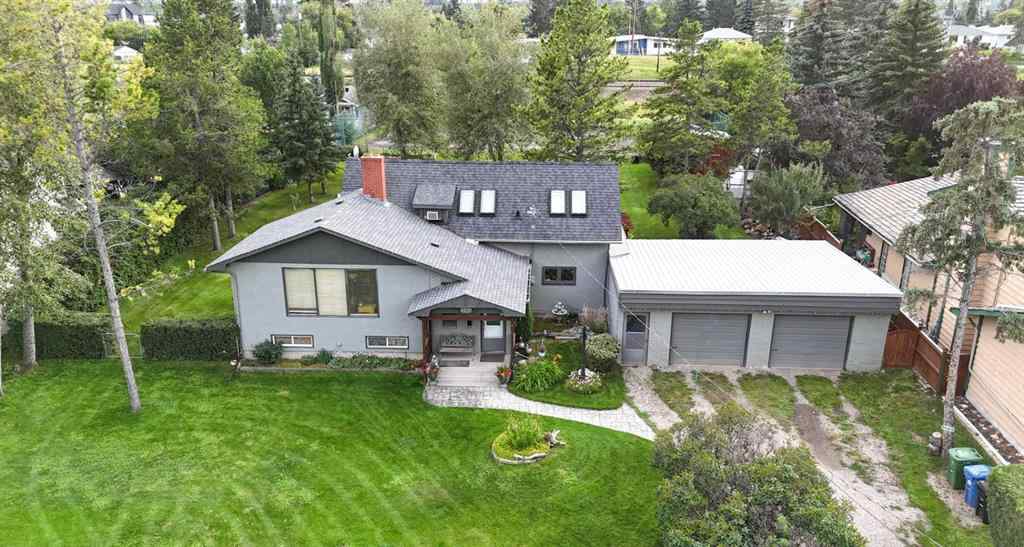 MLS® A2247493 - 6807 Bow Crescent NW in Bowness Calgary, Residential