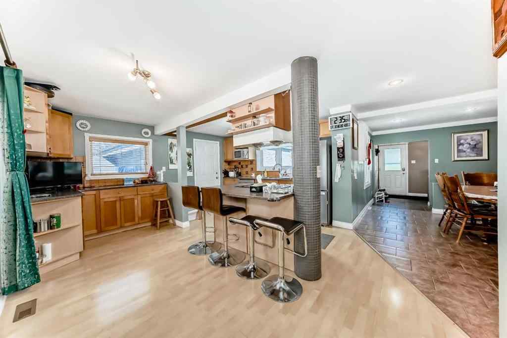 MLS® A2247493 - 6807 Bow Crescent NW in Bowness Calgary, Residential