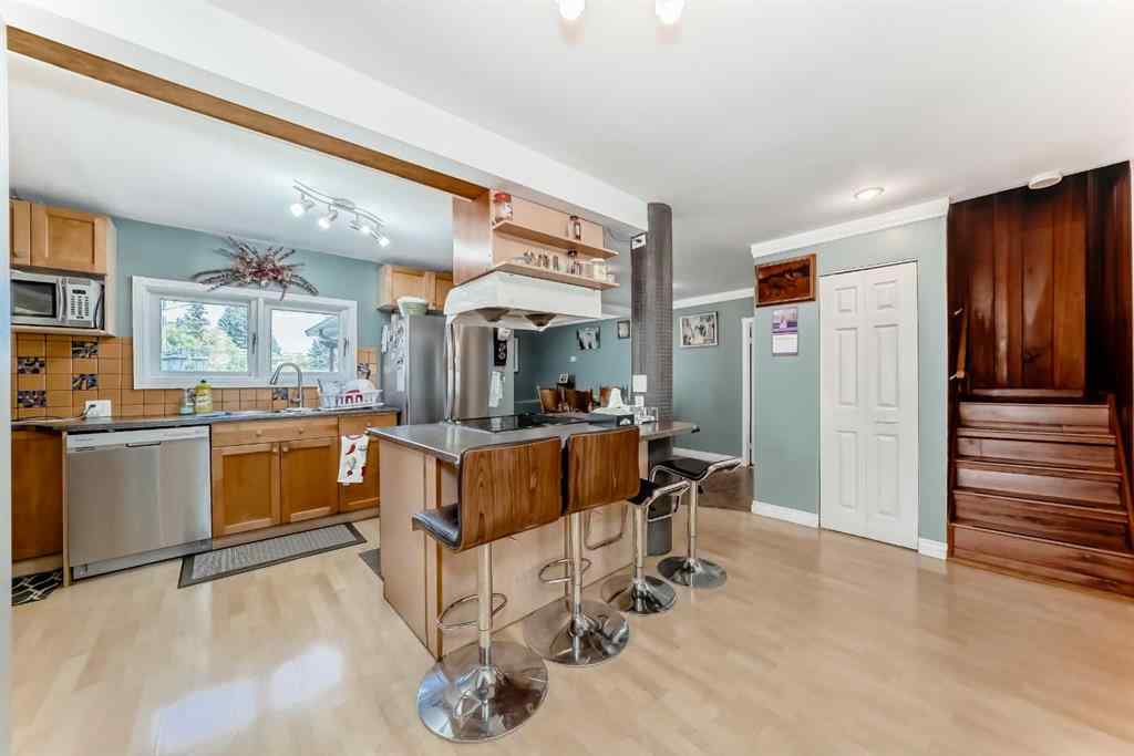 MLS® A2247493 - 6807 Bow Crescent NW in Bowness Calgary, Residential