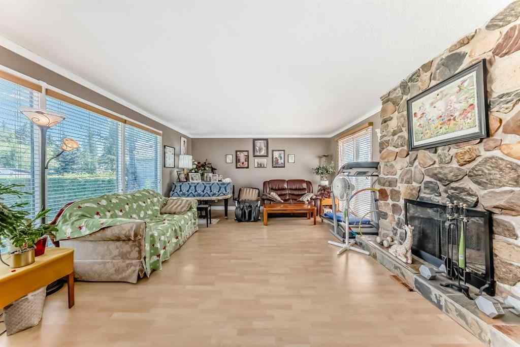 MLS® A2247493 - 6807 Bow Crescent NW in Bowness Calgary, Residential