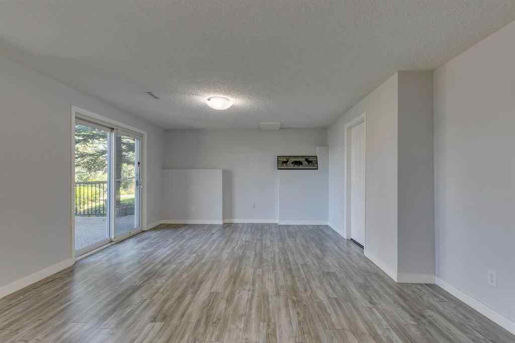 MLS® A2247510 - 1396 Shawnee Road SW in Shawnee Slopes Calgary, Residential