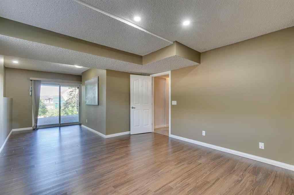 MLS® A2247510 - 1396 Shawnee Road SW in Shawnee Slopes Calgary, Residential