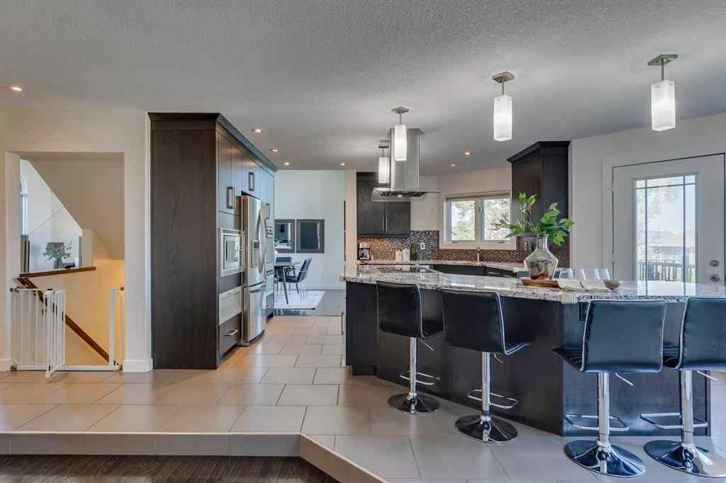 MLS® A2247510 - 1396 Shawnee Road SW in Shawnee Slopes Calgary, Residential