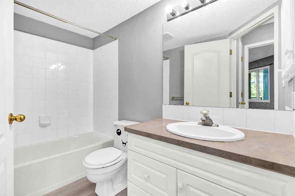 MLS® A2247517 - Unit #309 20 Sierra Morena Mews SW in Signal Hill Calgary, Residential
