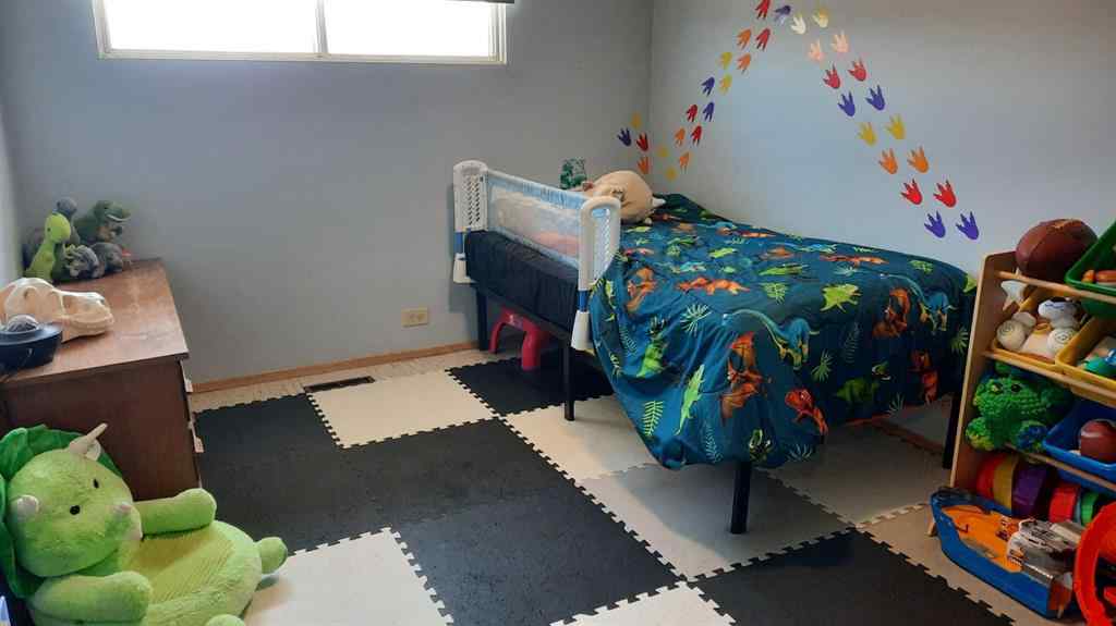 MLS® A2247521 - 1005 2 Street SE in Huntington Drumheller, Residential