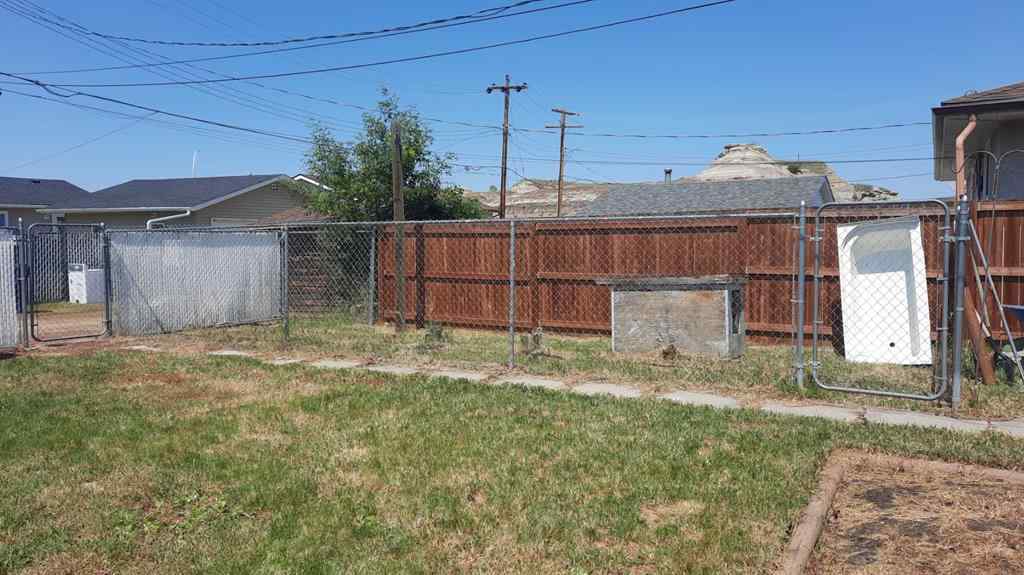 MLS® A2247521 - 1005 2 Street SE in Huntington Drumheller, Residential