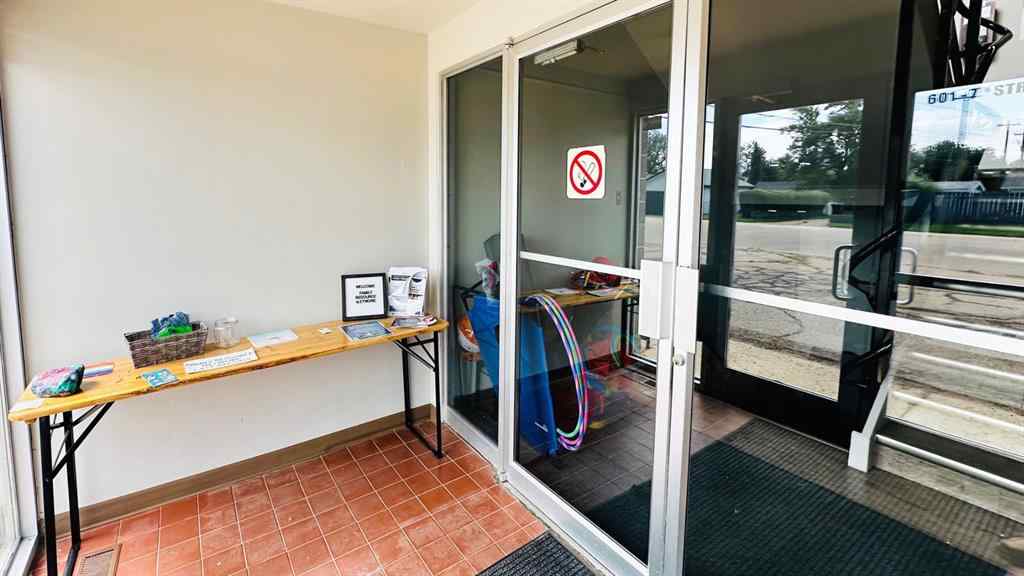 MLS® A2247539 - 601 7 Street E in Riverview Park Drumheller, Commercial