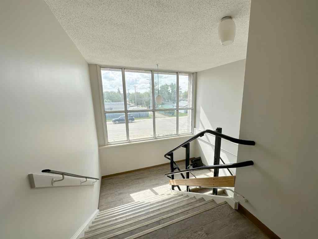 MLS® A2247539 - 601 7 Street E in Riverview Park Drumheller, Commercial