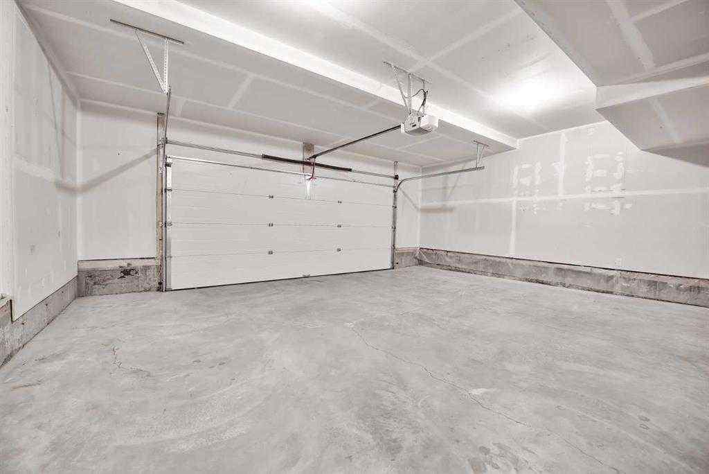 MLS® A2247557 - 917 Crestridge Common SW in Crestmont Calgary, Residential