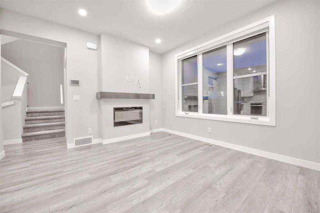 MLS® A2247557 - 917 Crestridge Common SW in Crestmont Calgary, Residential