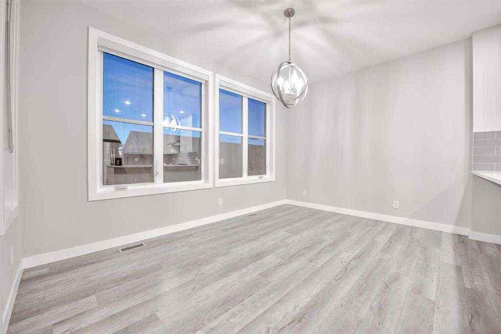 MLS® A2247557 - 917 Crestridge Common SW in Crestmont Calgary, Residential