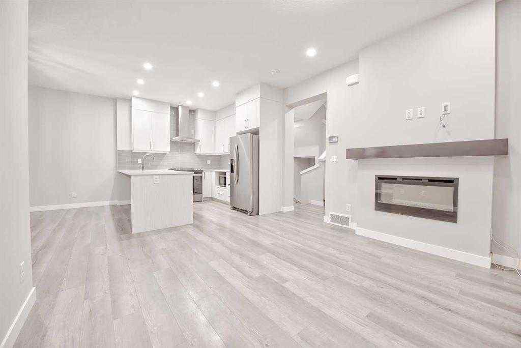 MLS® A2247557 - 917 Crestridge Common SW in Crestmont Calgary, Residential
